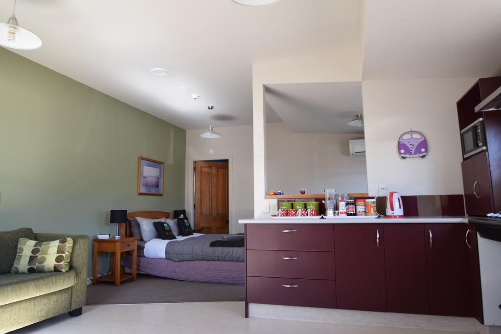 The Bug Backpackers Hostel Nelson Exterior photo