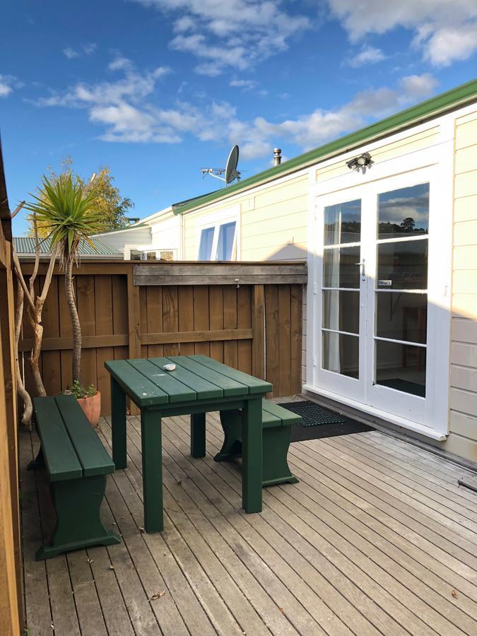 The Bug Backpackers Hostel Nelson Exterior photo